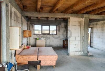 Casă cu 2 camere cu Teren 2248 Mp în Husasău de Tinca