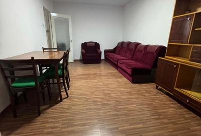 Apartament cu 4 camere decomandat în Central