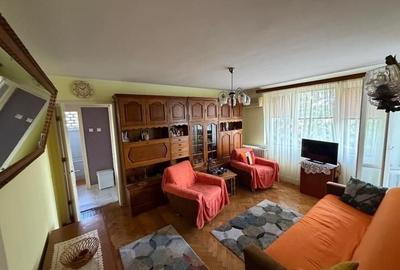 Apartament cu 3 camere semidecomandat în Titan
