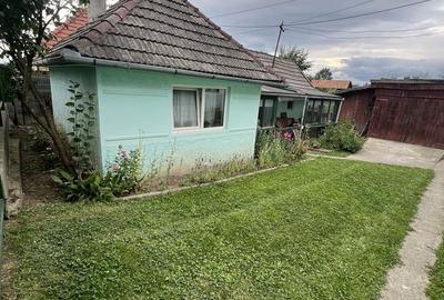 Casă cu 4 camere cu Teren 306 Mp în Central