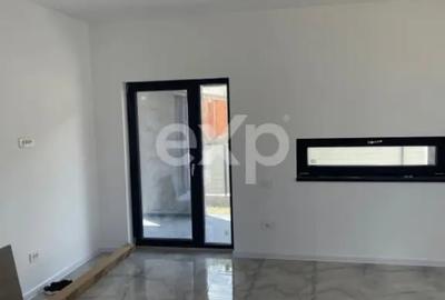 Casă cu 4 camere cu Teren 405 Mp în Central