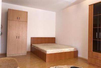 Garsonieră decomandată, mobilată în Tei