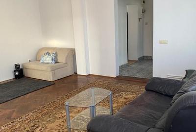 Apartament cu 3 camere decomandat în Central - 1