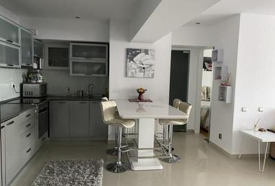 Apartament cu 2 camere decomandat, mobilat în Decebal