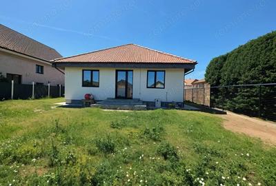 Casă cu 4 camere cu Teren 609 Mp în Central