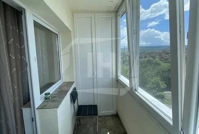 Apartament cu 3 camere semidecomandat în Între Lacuri