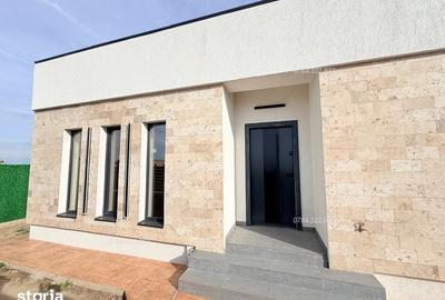 Casă cu 3 camere decomandat cu Teren 354 Mp în Berceni