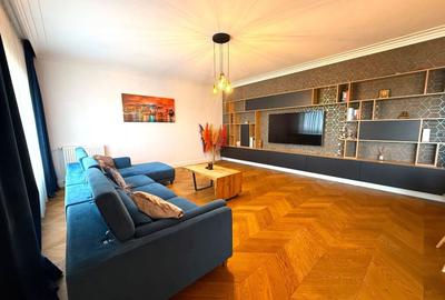 Apartament cu 4 camere, mobilat în Tei