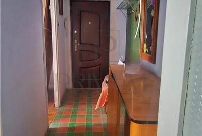 Apartament cu 2 camere semidecomandat în Girocului
