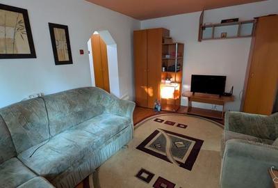 Apartament cu 2 camere semidecomandat în Calea București