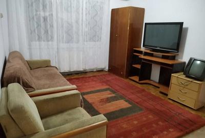 Apartament cu 3 camere decomandat în Hipodrom 1
