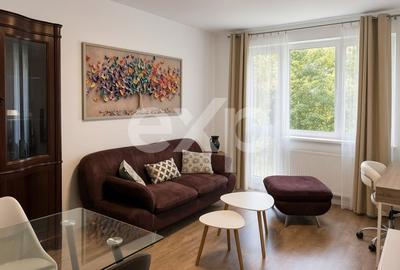 Apartament cu 3 camere decomandat în Medicină