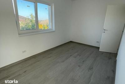 Casă cu 4 camere cu Teren 380 Mp în Rediu - 8
