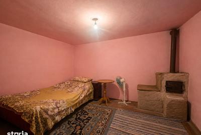 Casă cu 4 camere cu Teren 1400 Mp în Cerna