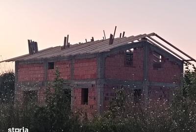 Casă cu 4 camere cu Teren 120 Mp în Berceni