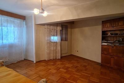 Apartament cu 3 camere decomandat în Țiglina 1 - 2