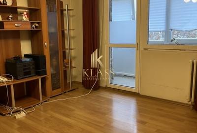 Apartament cu 3 camere decomandat în P-ța Victoriei - 1