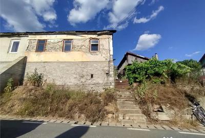 Casă cu 3 camere cu Teren 575 Mp în Central