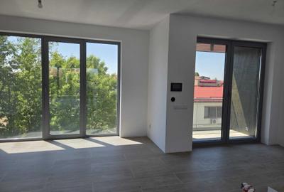 Apartament cu 5 camere semidecomandat în Pipera - 12
