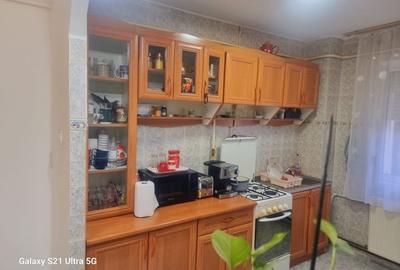 Apartament cu 3 camere semidecomandat în Central - 2