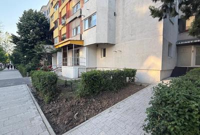 Spațiu comercial, de 50 mp, în Central - 3