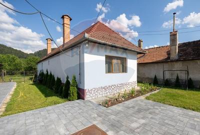 Casă individuală cu 4 camere cu Teren 520 Mp în Central - 1