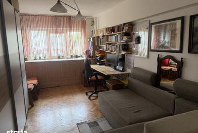 Apartament cu 4 camere decomandat în Lucian Blaga