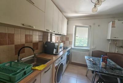 Apartament cu 3 camere decomandat, mobilat în Poarta 6 - 11