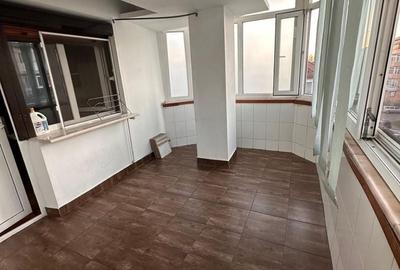 Apartament cu 3 camere decomandat în Exterior Vest