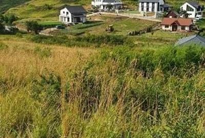 Teren de 3200 mp, în Florești