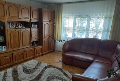 Apartament cu 3 camere decomandat în Carpați 2 - 2