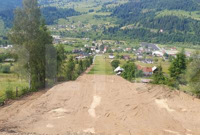 Teren de 9755 mp, în Central