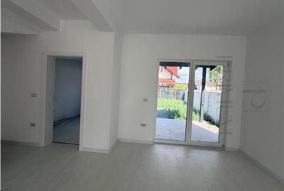 Duplex cu 4 camere cu Canalizare în Moșnița Nouă - 4