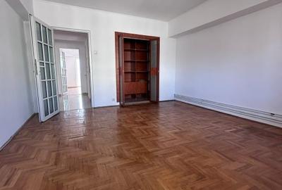 Apartament cu 4 camere decomandat în Decebal - 3