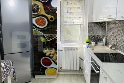 Apartament cu 3 camere decomandat în Podu Roș