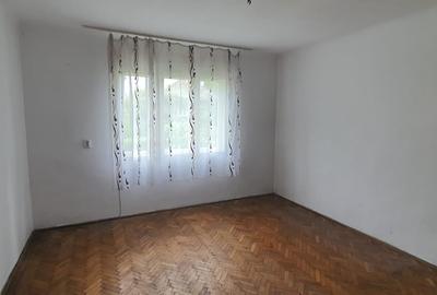 Casă cu 4 camere cu Teren 2200 Mp în Șișești - 9
