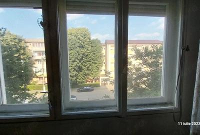 Apartament cu 2 camere decomandat în UTA