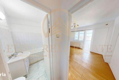 Apartament cu 3 camere decomandat în Casa de Cultură