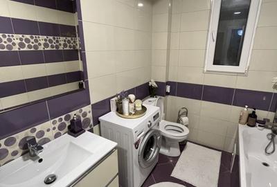 Apartament cu 3 camere decomandat în Sud