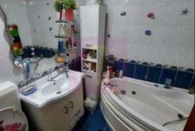 Apartament cu 3 camere semidecomandat în Sebastian