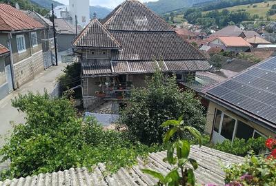 Casă cu Teren 171 Mp în Central