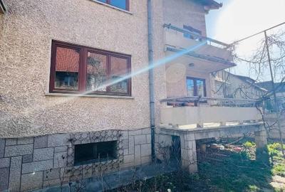 Duplex cu 5 camere cu Canalizare în Brașovul Vechi - 1