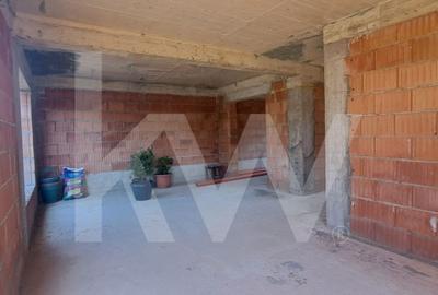 Casă cu 4 camere cu Teren 230 Mp în Central