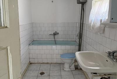 Casă cu 4 camere în Dumbrava