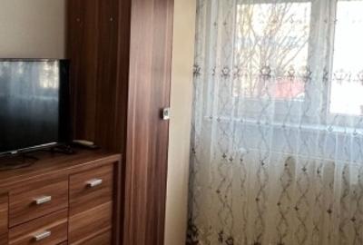 Apartament cu 2 camere nedecomandat în Tractorul - 8