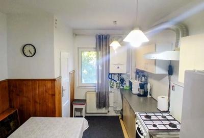 Apartament cu 3 camere decomandat în Zorilor