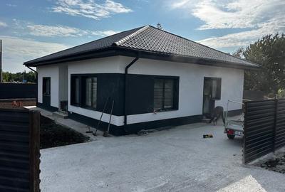 Casă cu 4 camere cu Teren 400 Mp în Horlești