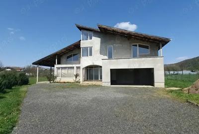 Casă cu 4 camere cu Teren 5800 Mp în Tăuții-Măgherăuș - 1