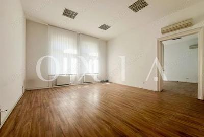 Spațiu comercial, de 200 mp, în P-ța Maria - 6