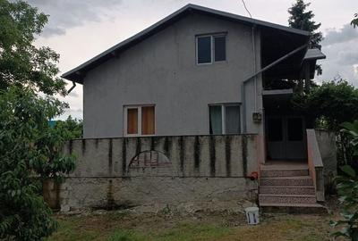 Casă cu 4 camere în Vadu Părului - 4